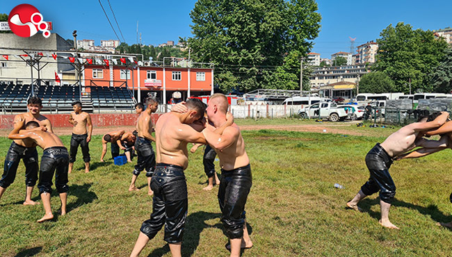 32 derece sıcakta zor anlar yaşadılar
