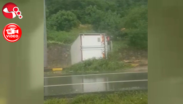 Yağışlı havada kazalar kazalar!...