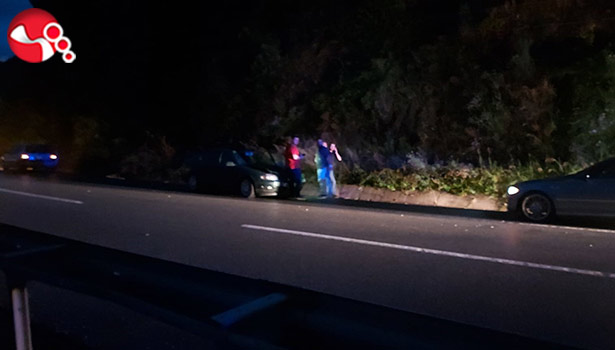 Refüje çarptı! Takla atmaktan son anda kurtardı...