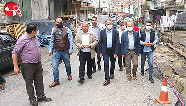 AK PARTİ, AFET BÖLGESİNDE BOZKURT: “DEVLETİMİZ BURADA