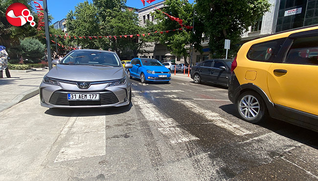 Aracın deposundan sızan mazot paniğe neden oldu