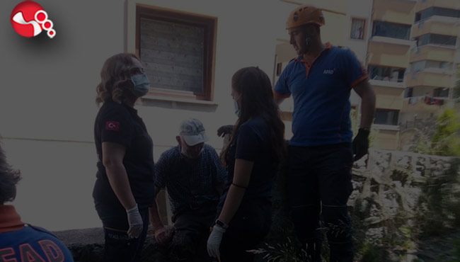 Dengesini kaybeden yaşlı adam ormanlık alana yuvarlandı