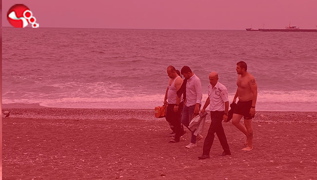 Boğulma tehlikesi geçiren kadını kurtarayım derken canından oluyordu