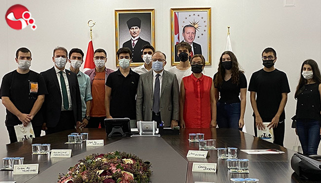 YKS'DE ilk bine girenler ödüllendirildi