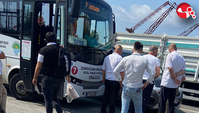 Halk Otobüsü ile Otomobil çarpıştı