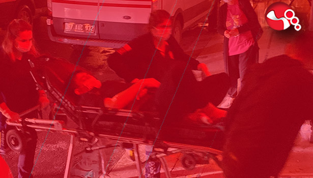 Ekipler kanlar içinde otobüs durağında buldu