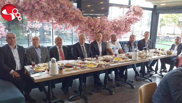 Servisçiler sorunların çözümü için kahvaltıda bir araya geldiler...