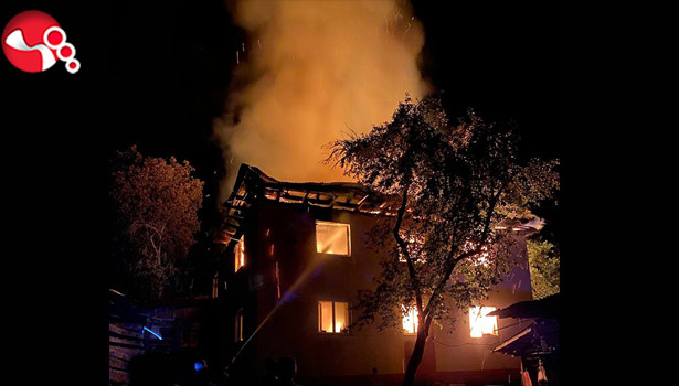 Ahşap ev alevlere teslim oldu