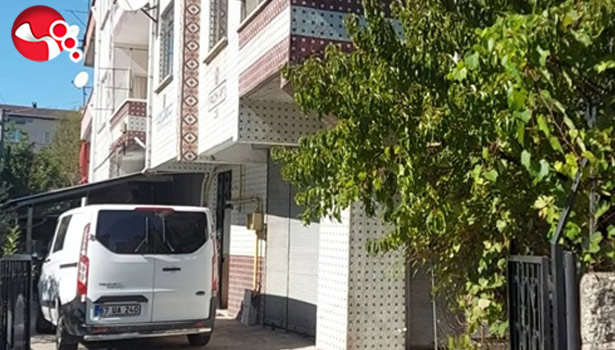 Bayan Öğretmen evinde ölü bulundu!!!