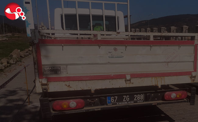 Motosiklet ile Kamyonet çarpıştı!..