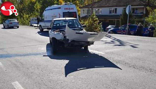 Oto Çekiciyle Otomobil çarpıştı