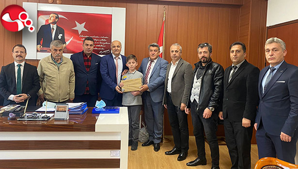 Alaplı Gazeteciler Derneği şampiyonları ödüllendirdi