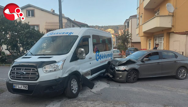 Otomobil ilr Minibüs çarpıştı!..
