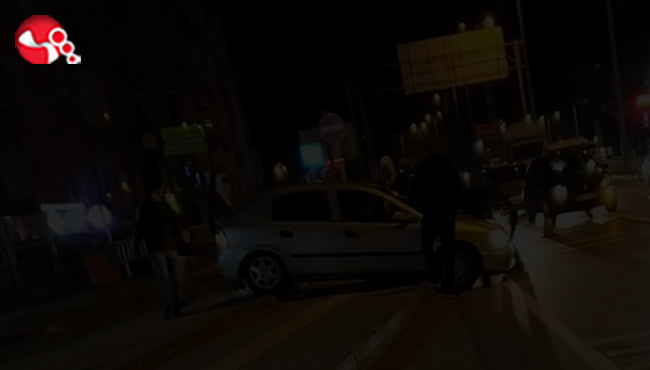 Kaldırımda asılı kaldı!!!