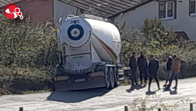 Az kalsın eve giriyordu!..