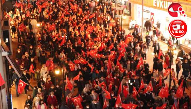 Binlerce kişi CUMHURİYET için yürüdü!..