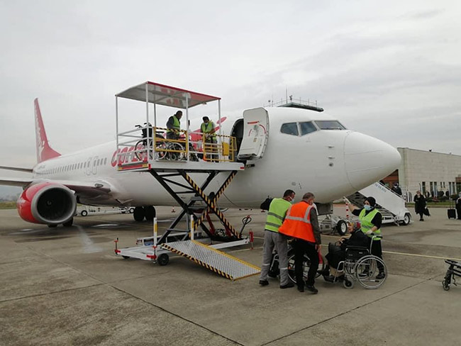 Havaalanında yolcu indirme ve bindirme lifti hizmete girdi