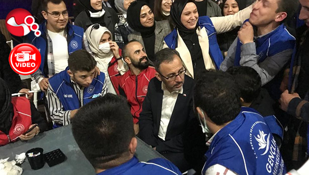 Bakan Kasapoğlu, Gülüç'te gençlerle bir araya geldi!..
