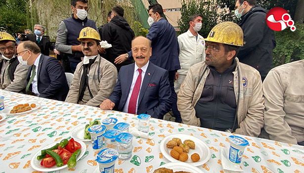 Maden işçilerinden Çalışma Bakanı Bilgin'e sevgi selié