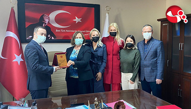 Hayırseverlere teşekkür plaketi verildi