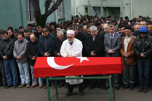 GÖÇÜKTE KALAN MADENCİ DEFNEDİLDİ