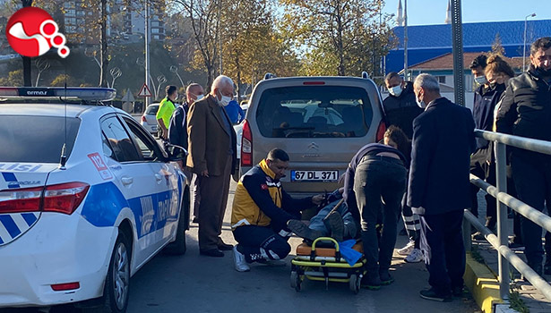 Otomobil çarptı, metrelerce sürüklendi