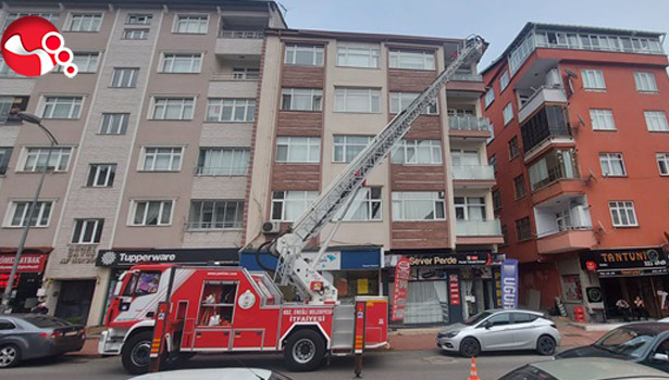 Rüzgardan çatılar etkilendi...