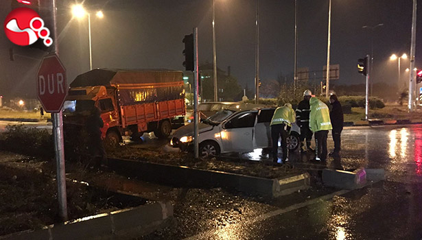 Kamyonet kazaya neden oldu