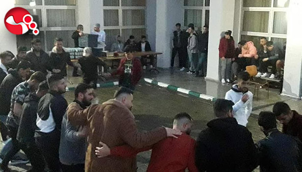 Protokol üyeleri üniversite öğrencileriyle halay çekti