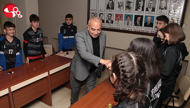 Başkan Bozkurt Başarılı Sporcuları ağırladı