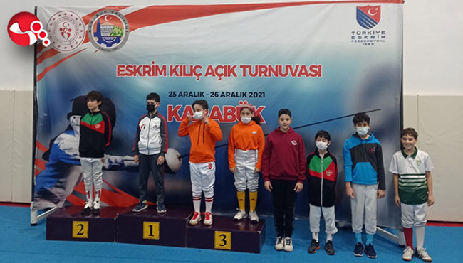 Eskrimde başarı üstüne başarı...