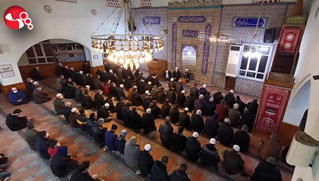 Hatip Camii'nde katılımlar yüksek