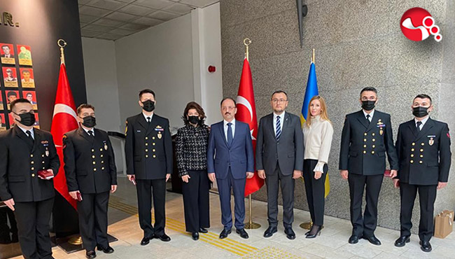 6 mürettebatı kurtarmışlardı...