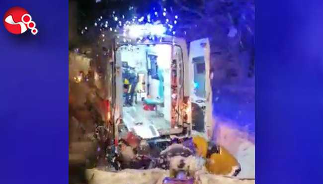İş makineleriyle ambulansa ulaştırıldı1..