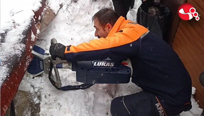 Kantinin çatısı çöktü