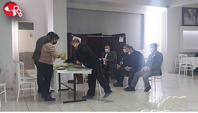 Oylar sayılmaya başlandı...