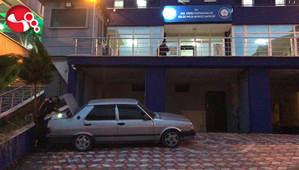 Silah çekti:Araçtan neler neler çıktı...