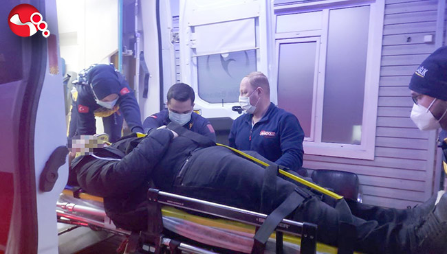 Otomobil duvara çarptı!