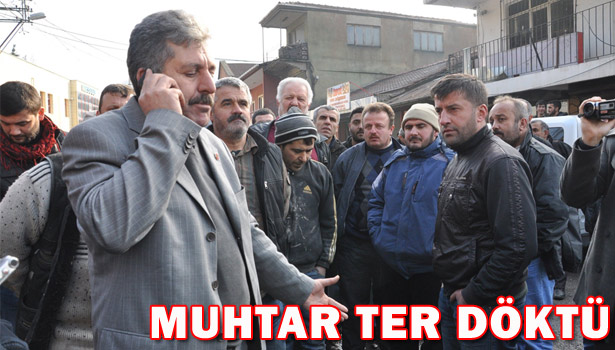 BOZUK YOLLAR YÜZÜNDEN YOLU TRAFİĞE KAPATTILAR