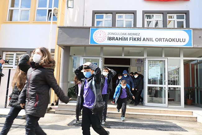 “ Deprem Anı ve Tahliye Tatbikatı..."