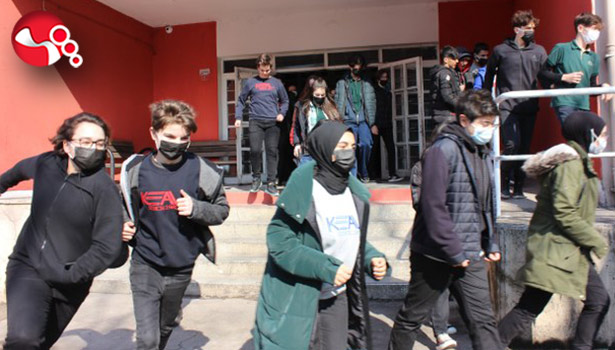 Kısa sürede sınıfları boşalttılar!!!