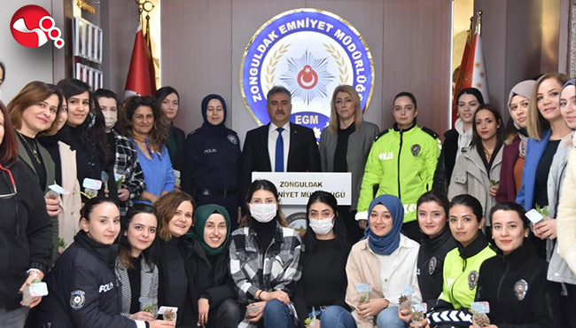 Aktaş, kadın polisleri kutladı