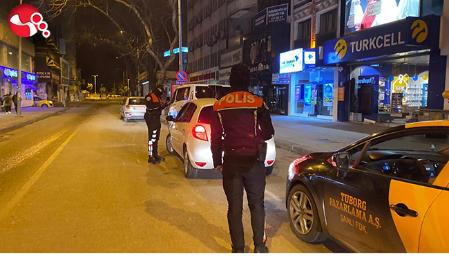Polis ekipleri iki saatte 100 aracı kontrol etti