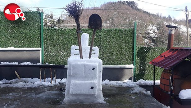 "Mart Kapıdan Baktırır Kazma Kürek Yaktırır...