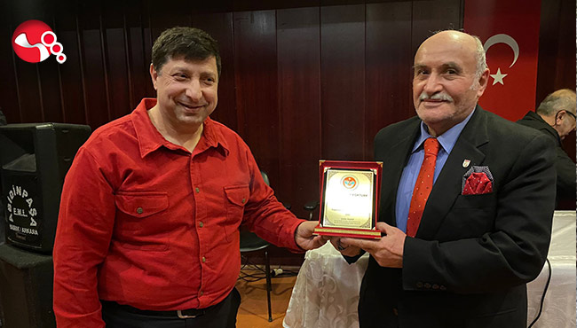 Yıllarını eskiten terzilere plaket