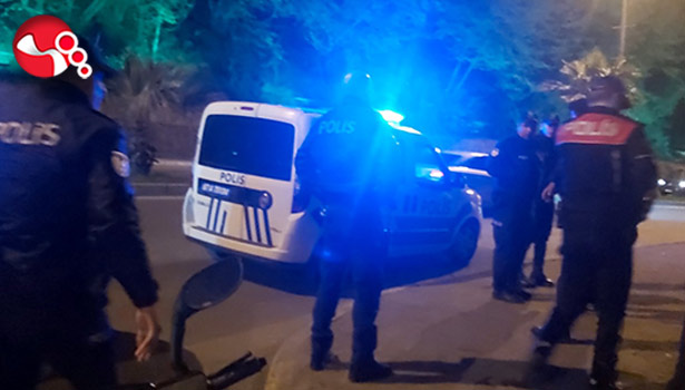 Sevgilisini sokak ortasında dövdü