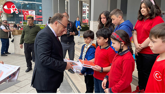 80 öğrenciye tablet dağıtıldı