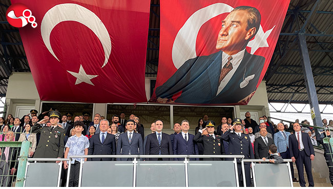 Çaycuma'da 23 Nisan yoğun katılımla kutlandı