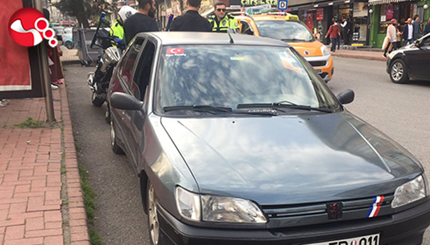 Yüksek sesle müzik dinliyordu!!!