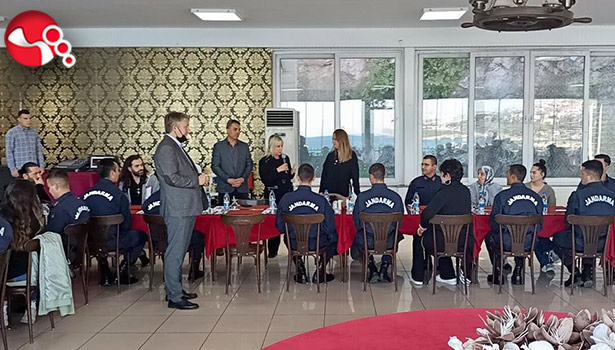 Mehmetçiklere Anneler Günü'nde anne kahvaltısı